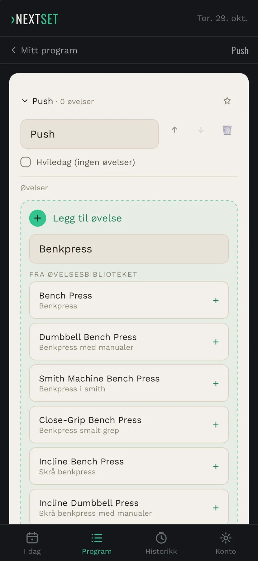 Benkpress skrives inn i feltet Legg til øvelse, og treff fra øvelsesbiblioteket vises, med Bench Press øverst
